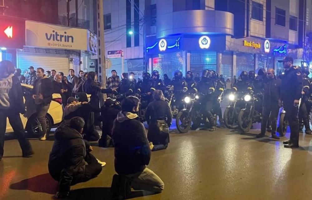 مەشهەد ئازادیخوازانی ئازا دژی ستەمکاران دەوەستنەوە